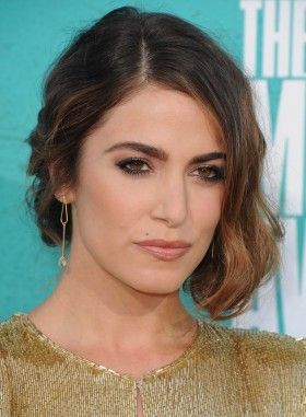 2012-06-03-red-carpet-arr-168-280x381.jpg