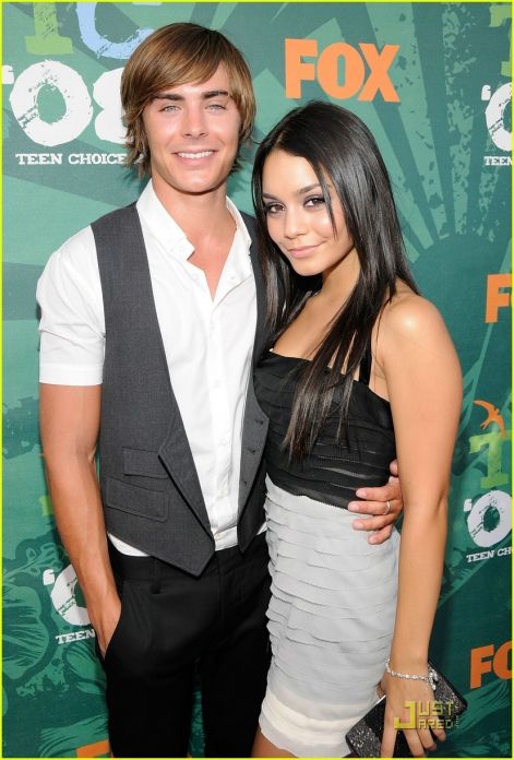 zanessa-zac-efron-and-vanessa-hudgens-1958395-827-1222.jpg